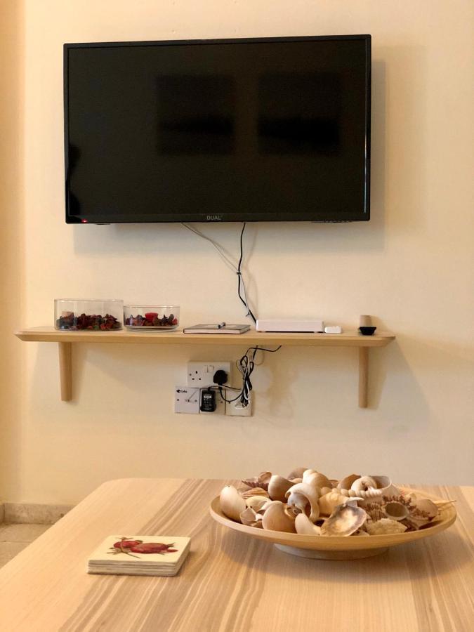 Luxury Industrial House 8 Apartment Paphos Bagian luar foto